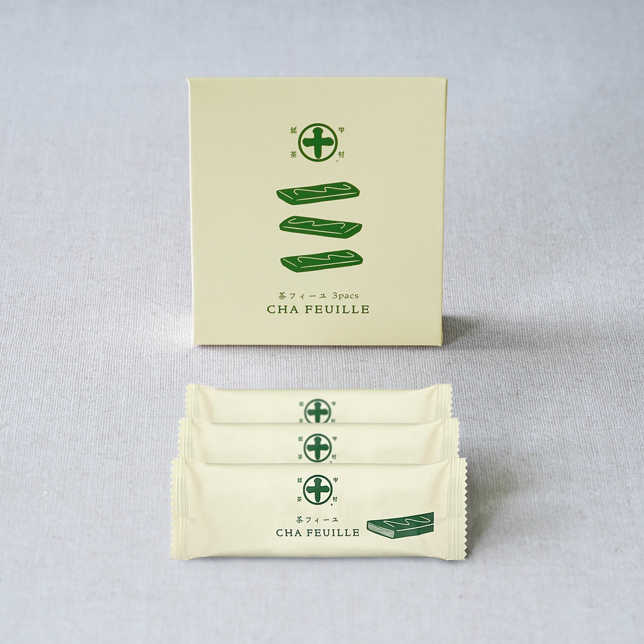 京都 宇治 中村藤吉本店の茶フィーユ。手摘み碾茶（抹茶）のクレープ生地と、重厚な抹茶の旨味が重なる抹茶スイーツ3個入り。