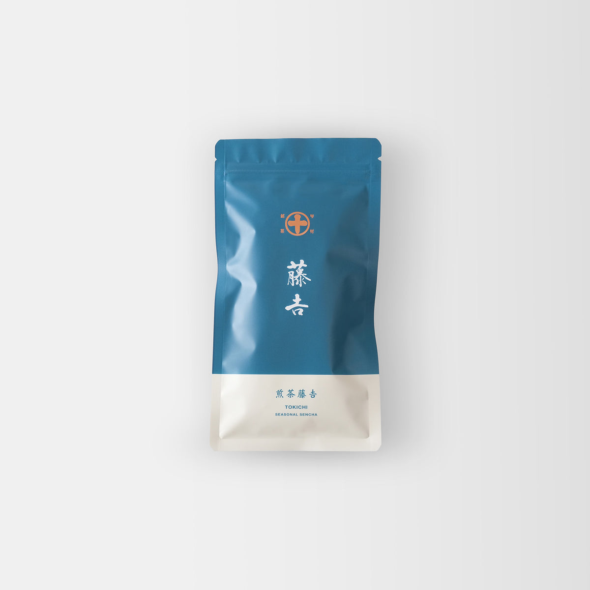 京都 宇治 中村藤吉本店「藤吉シリーズ」の「煎茶 藤吉」50g。標高が高く、寒暖差の大きい地域で栽培された煎茶を、秋までじっくりと熟成させ、コクと深みを引き出したお茶。