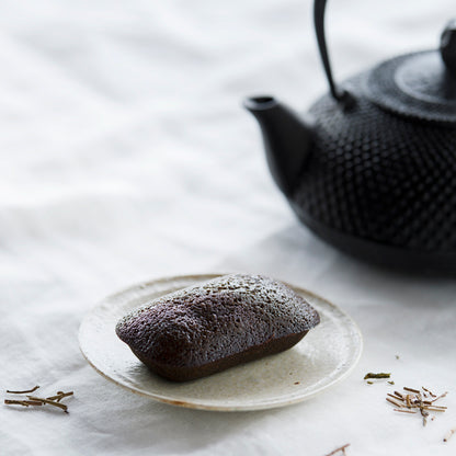 Assorted green tea and hojicha financier